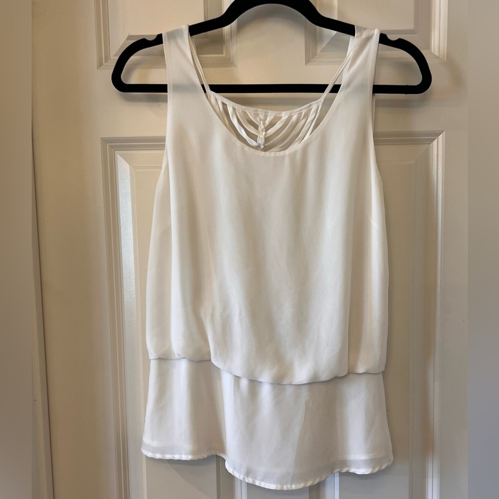 Naked Zebra Elegant White Sleeveless Blouse